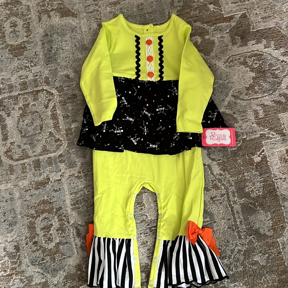Ricrac & Ruffles NWT Mr. Bones Halloween 1pc 18 months 👻👻💀
